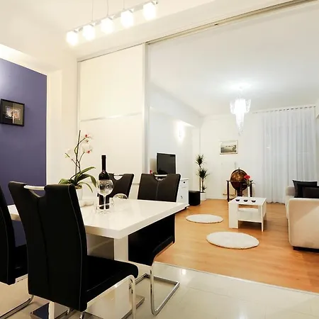 Diadora Luxury Apartment *